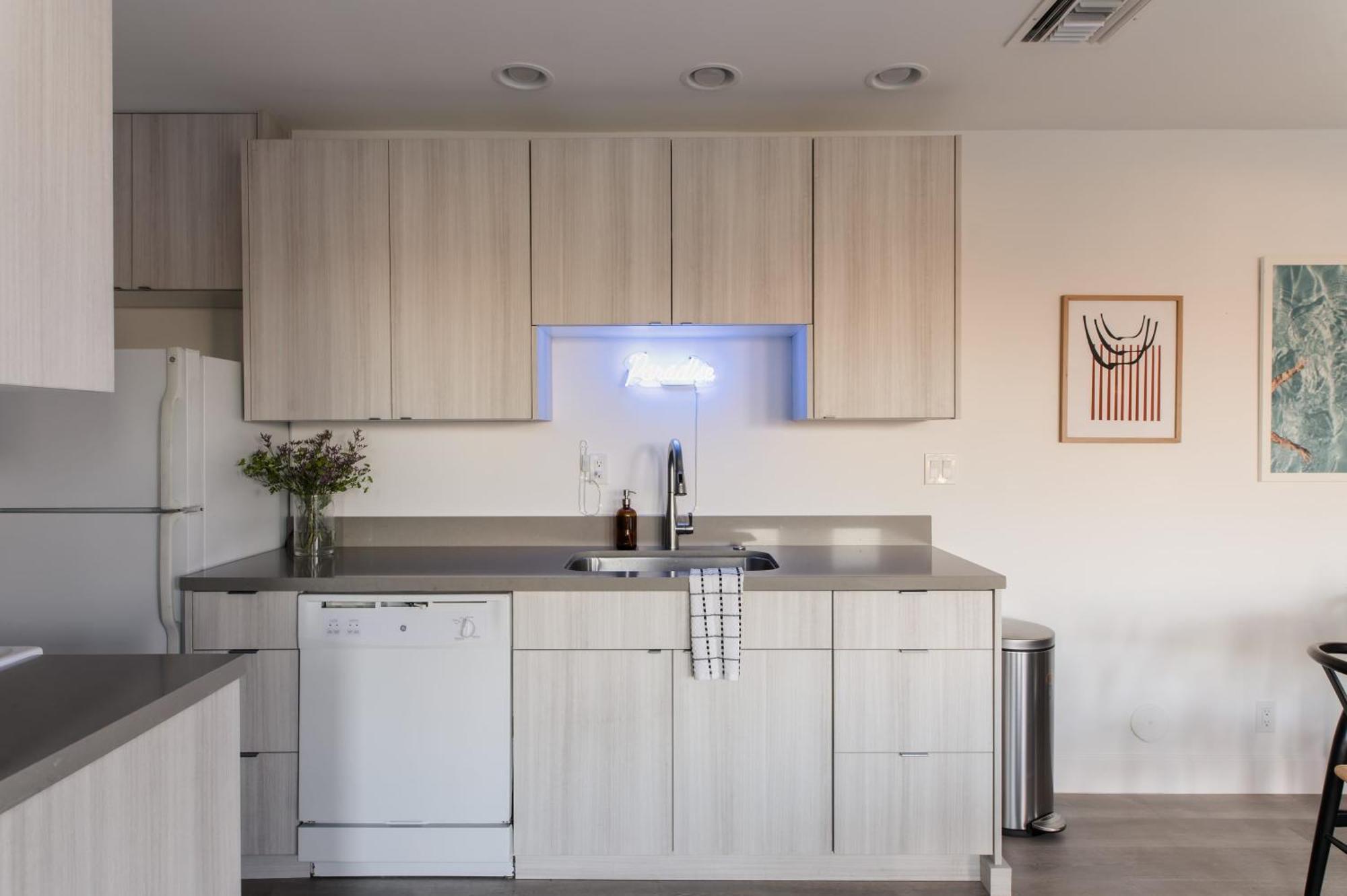 Julep By Avantstay Stylish 9 Bedroom Estate W Mid-century Modern Decor Villa Phoenix