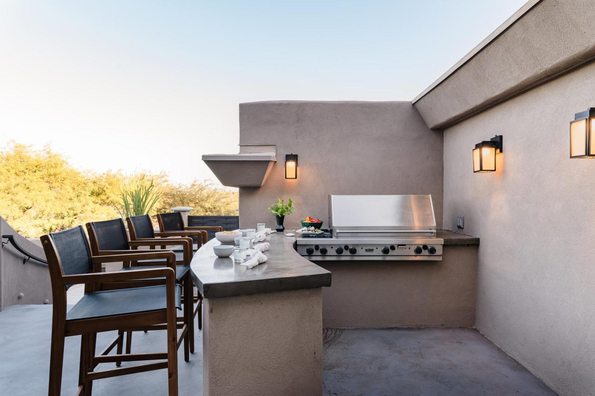 Julep By Avantstay Stylish 9 Bedroom Estate W Mid-century Modern Decor *