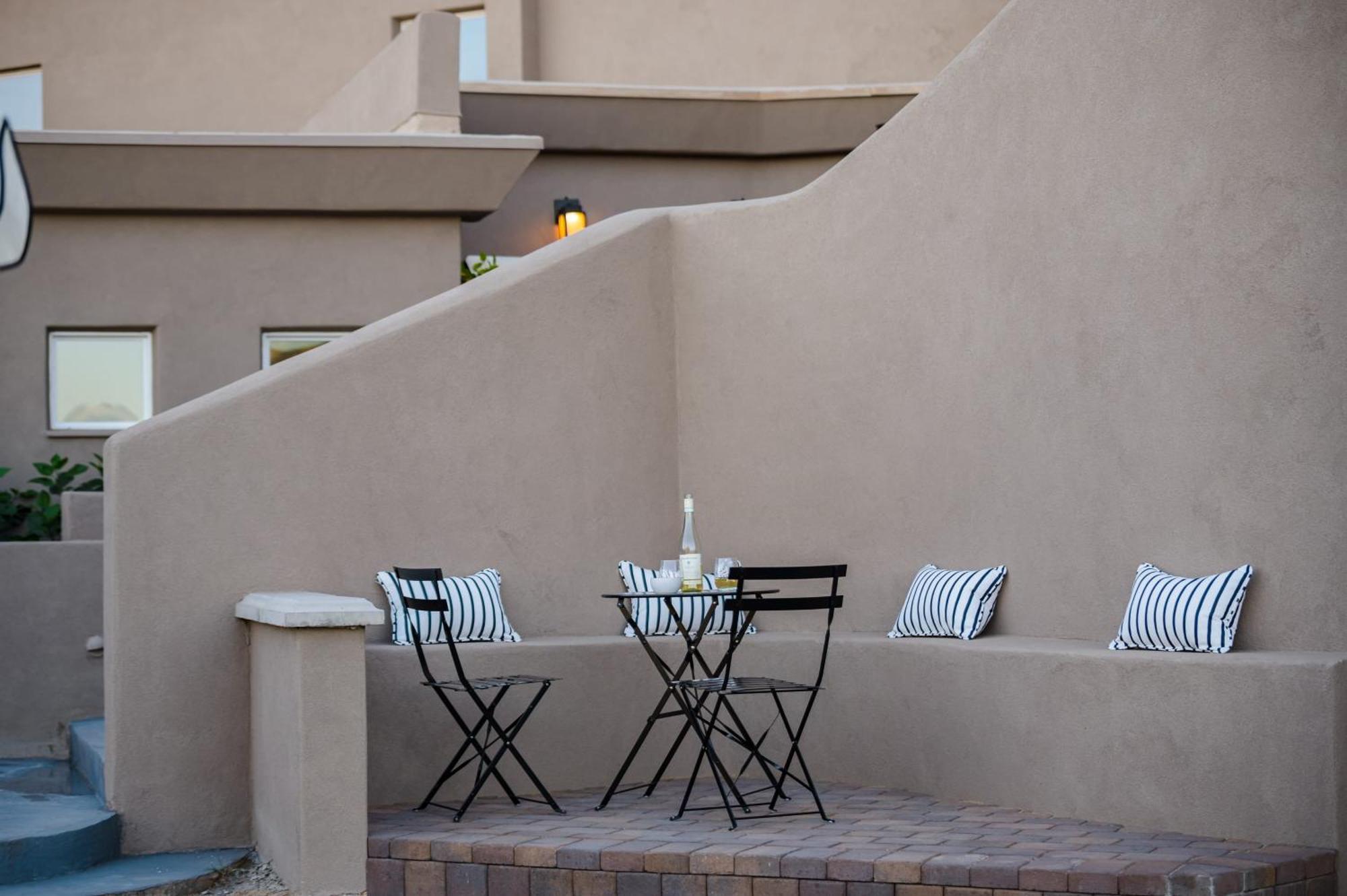 Julep By Avantstay Stylish 9 Bedroom Estate W Mid-century Modern Decor * Phoenix