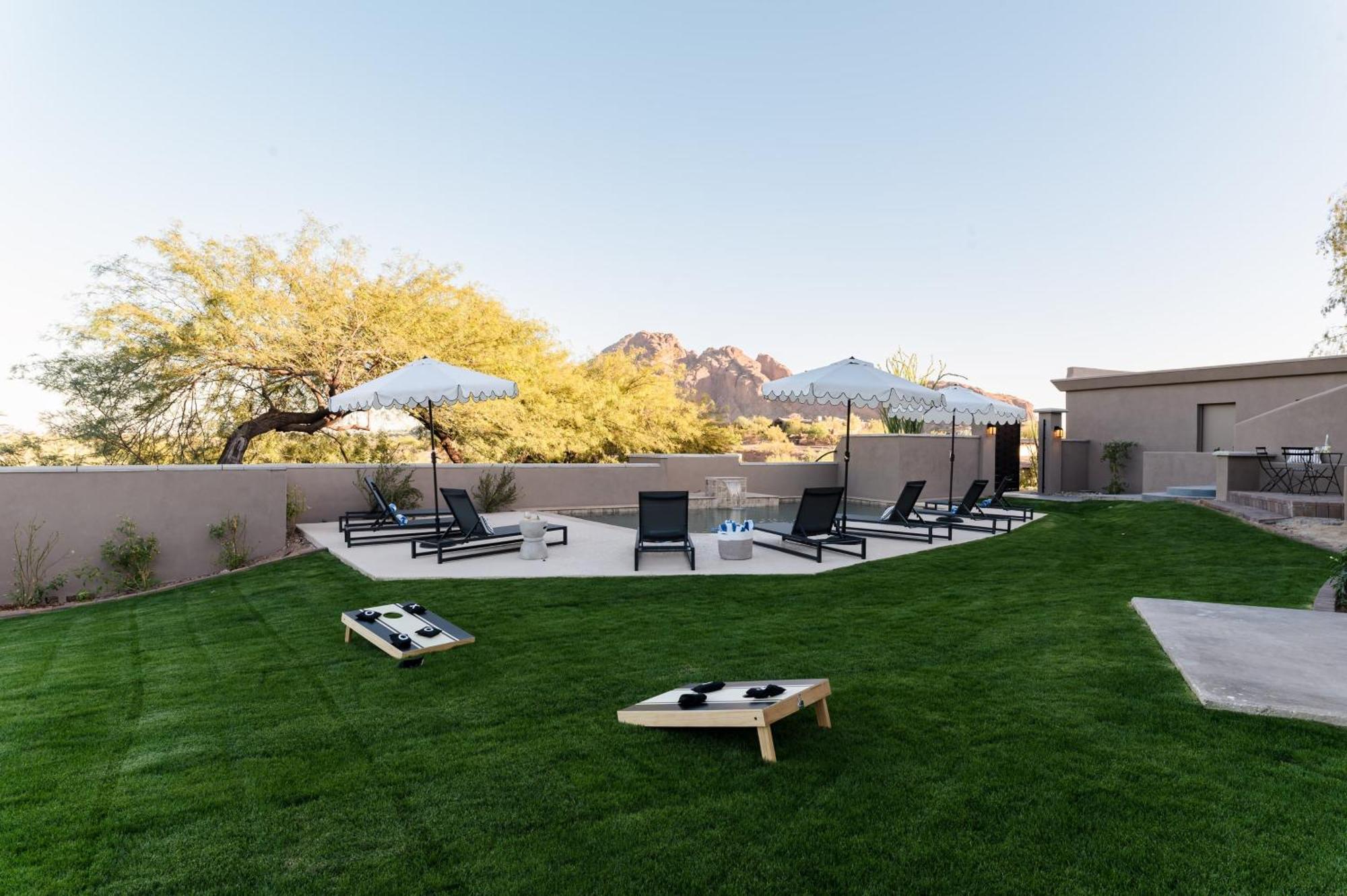 Julep By Avantstay Stylish 9 Bedroom Estate W Mid-century Modern Decor Villa *