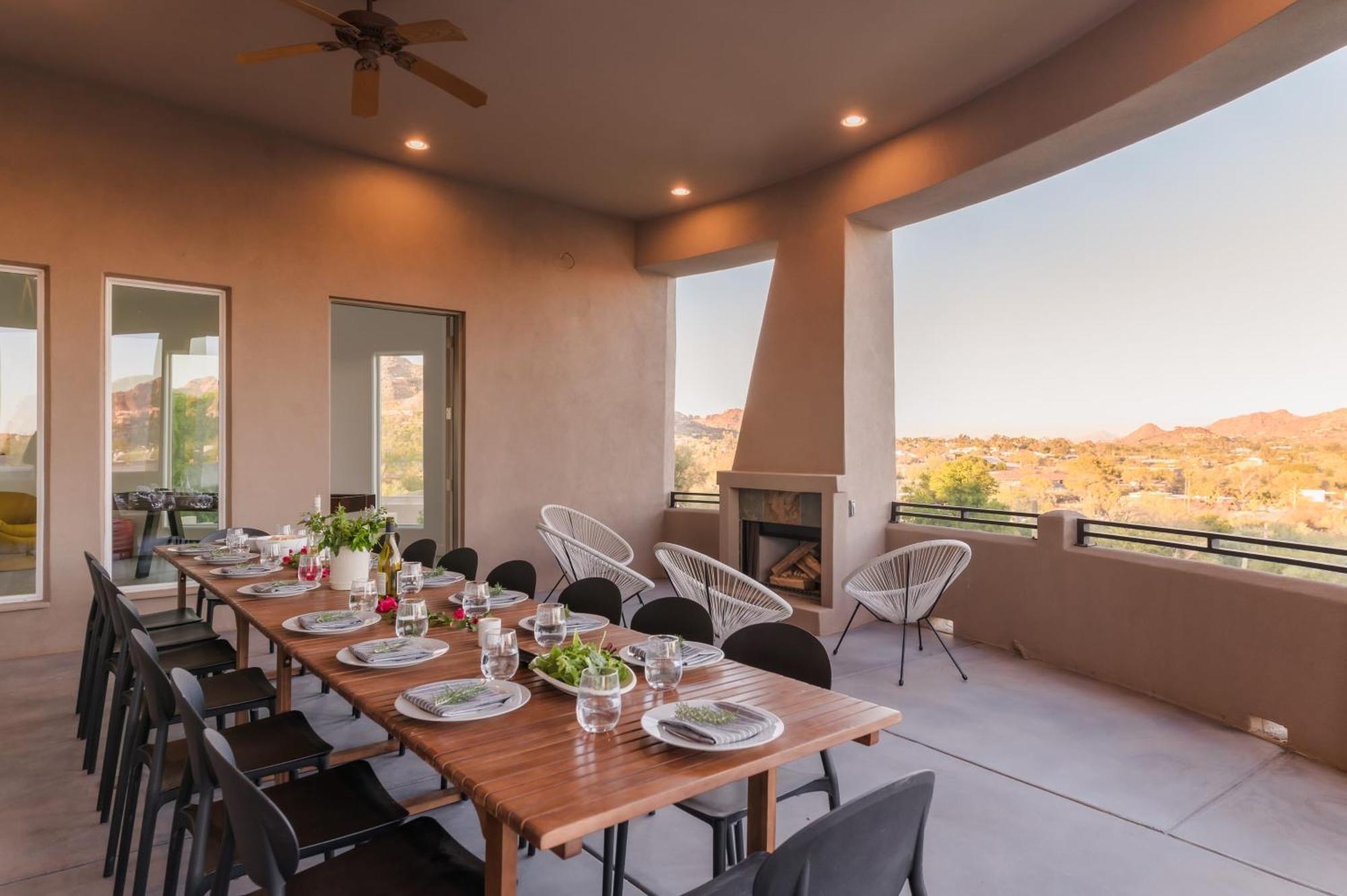 Villa Julep By Avantstay Stylish 9 Bedroom Estate W Mid-century Modern Decor *