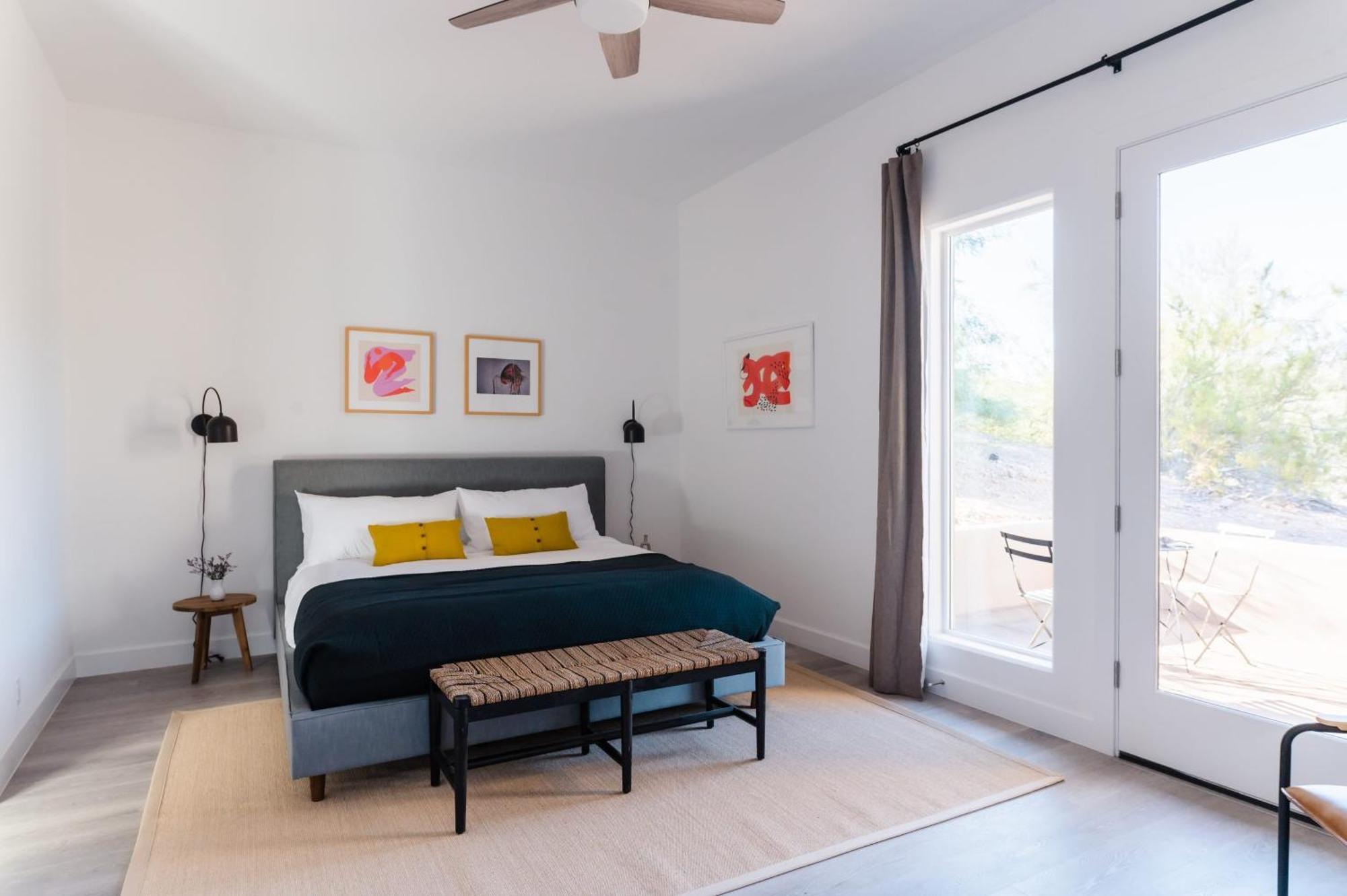 Villa Julep By Avantstay Stylish 9 Bedroom Estate W Mid-century Modern Decor Phoenix