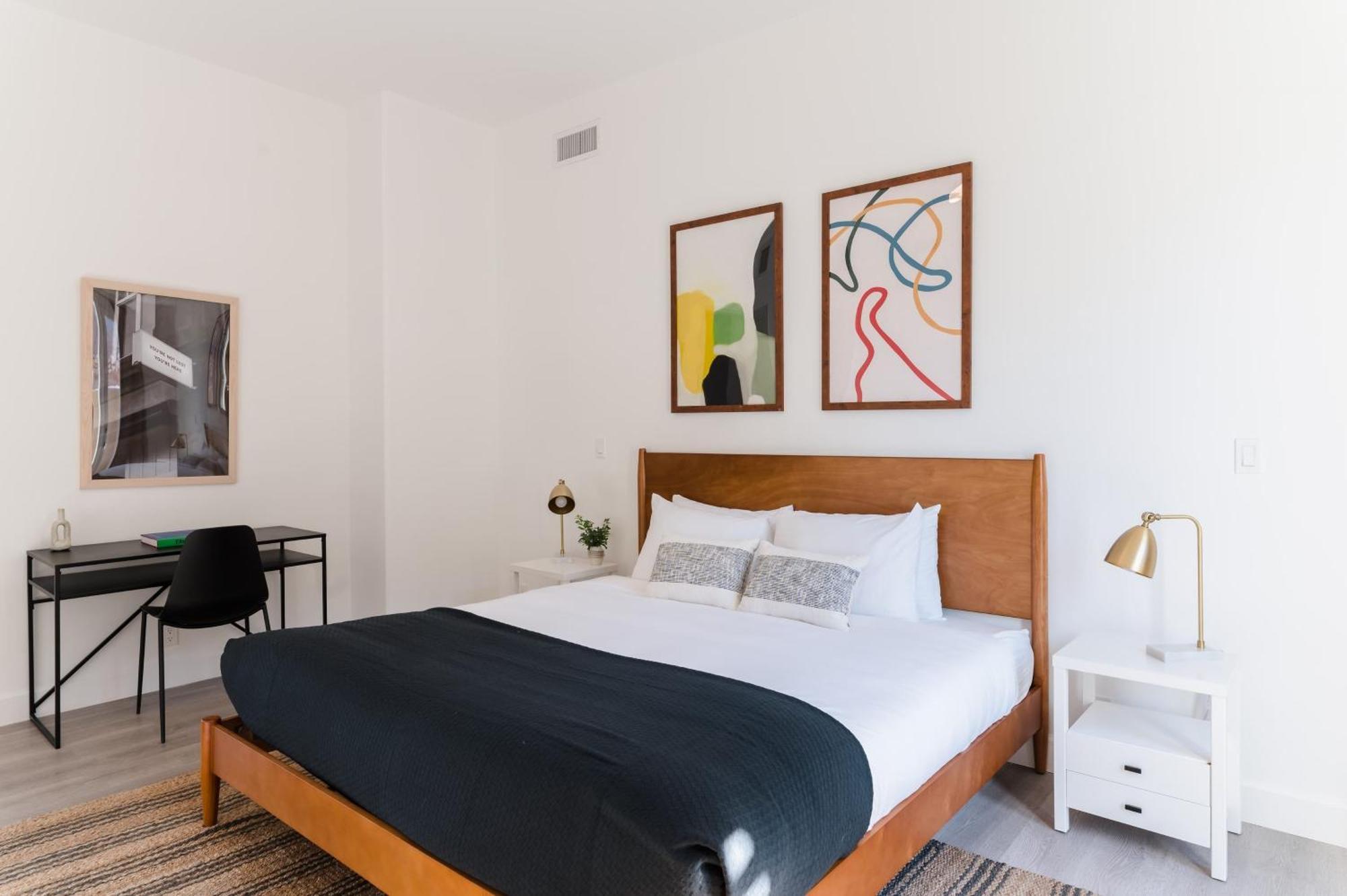 Villa Julep By Avantstay Stylish 9 Bedroom Estate W Mid-century Modern Decor Phoenix