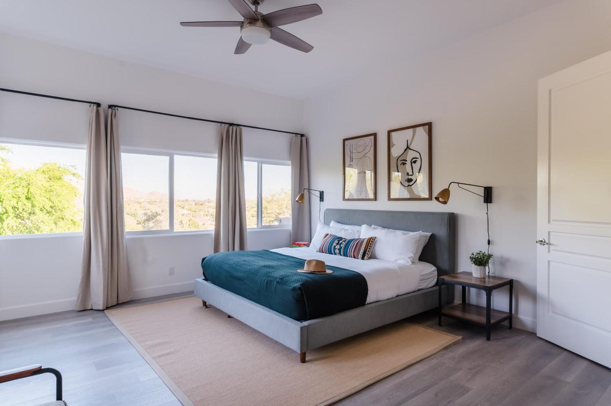 Julep By Avantstay Stylish 9 Bedroom Estate W Mid-century Modern Decor Villa *