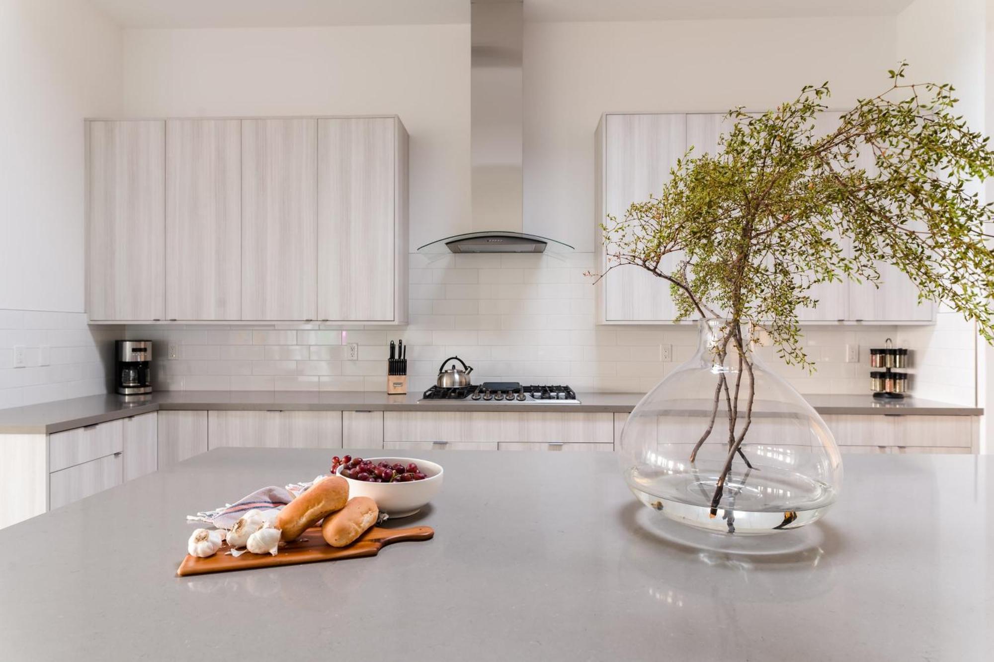 Julep By Avantstay Stylish 9 Bedroom Estate W Mid-century Modern Decor Villa *