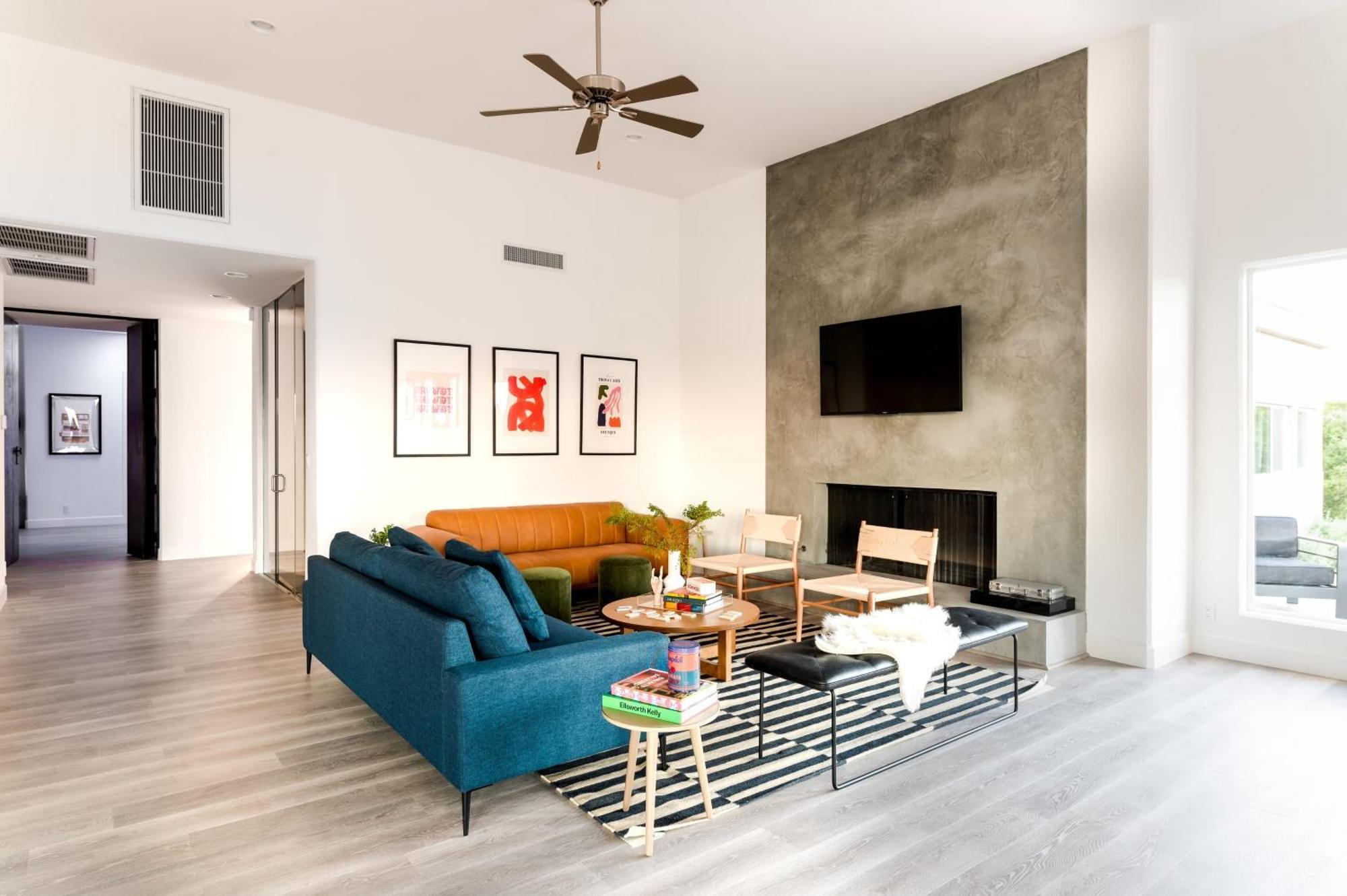 Julep By Avantstay Stylish 9 Bedroom Estate W Mid-century Modern Decor *